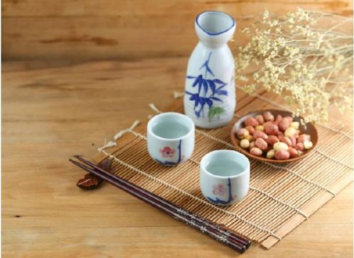 不懂酒的人，千萬(wàn)不要輕易嘗試醬香型白酒